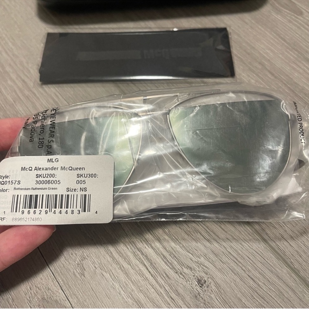 🆕 McQ Alexander McQueen Ruthenium & Green Core Aviator Sunglasses UV 61mm Lens - Picture 6 of 6